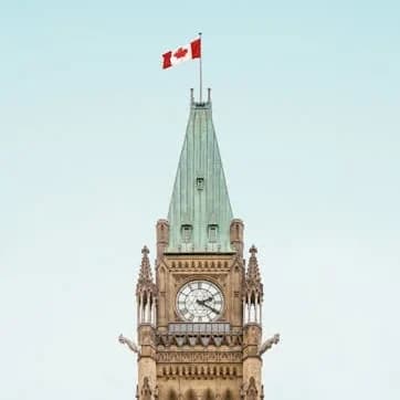 L'horloge de la Tour de la Paix sur la Colline du Parlement à Ottawa